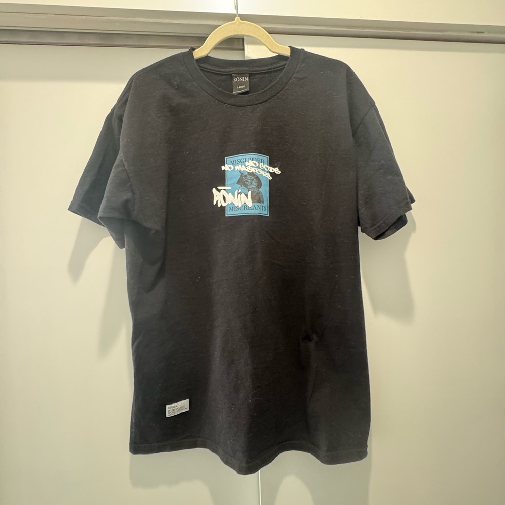 Ronin Mens Black Graphic Tee